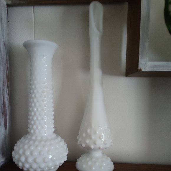 Vintage White Hobnail Vases - Picture 6 of 6